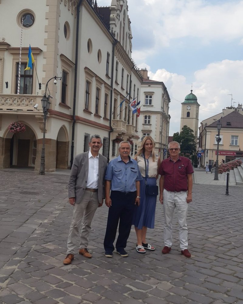 Goście z Ukrainy na rzeszowskim rynku.